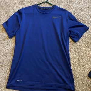 nike t-shirt